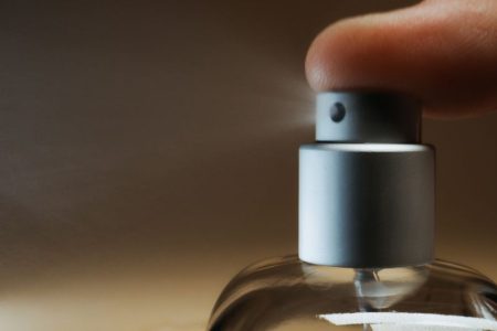 comment faire tenir son parfum
