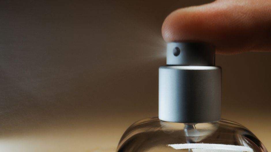 comment faire tenir son parfum
